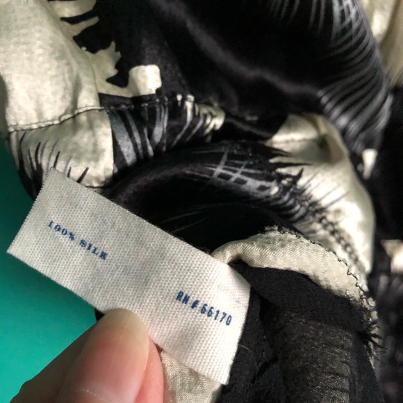 Leifsdottir 100% silk embroidered cap sleeve top - Picture 6 of 7